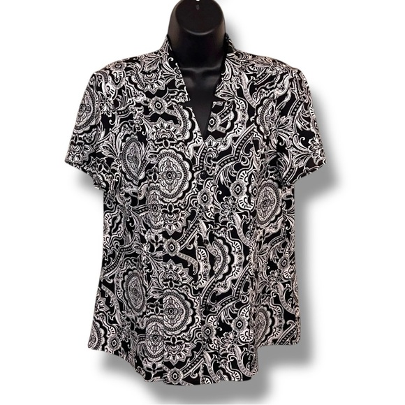 Medium 212 Collection Black White Boho Print Short Sleeve Top Bohemian Floral - Picture 1 of 14
